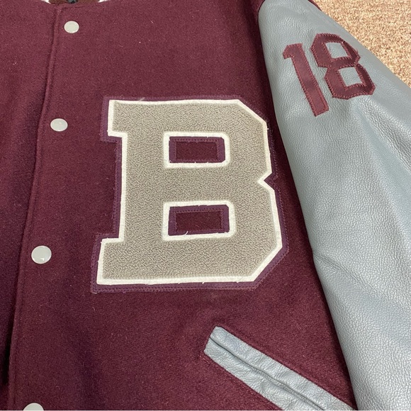 NEFF VARSITY BRUINS 🏈 🔥🔥 - Picture 2 of 8